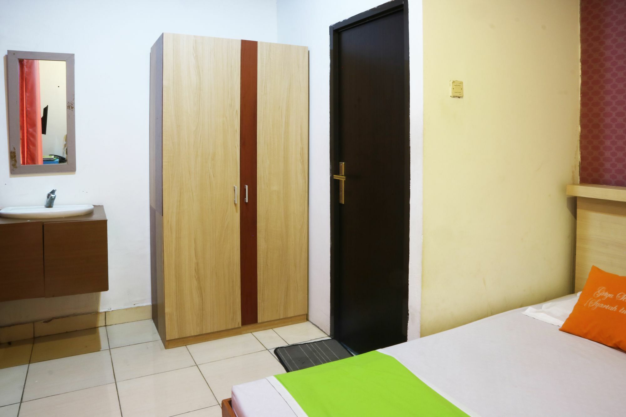 ג'קרטה Seungit Syariah Inn Tebet Mitra Reddoorz מראה חיצוני תמונה